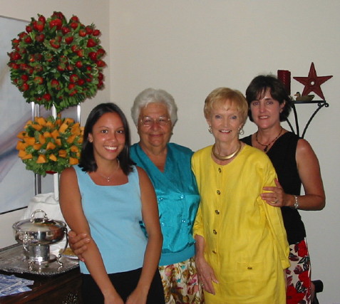 Ashley_The_Grandmothers_&_Nancy_2.jpg, 62150 bytes, 07/19/2002